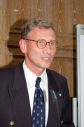 Große Verdienste für die Arbeit der Zahnärzte: Dr. Dr. Ursus Schendel, Berlin Große Verdienste für die Arbeit der Zahnärzte: Dr. Dr. Ursus Schendel, Berlin