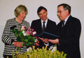 Medaille an das Ehepaar Helga und Dr. Klaus Winter