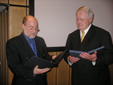 Kammerpräsident Dr. Wolfgang Schmiedel (links) und Verleger Horst-Wolfgang Haase (rechts) Kammerpräsident Dr. Wolfgang Schmiedel (links) und Verleger Horst-Wolfgang Haase (rechts)